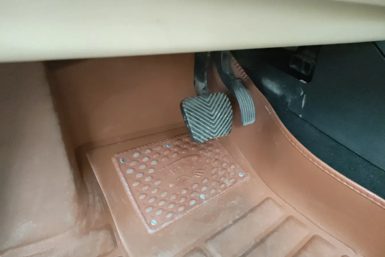 2012 Brilliance Auto V5 1.6L 118HP L4 5AT,autocango,china used car exporter,china ev exporter,chinese used car exporter,chinese used ev exporter