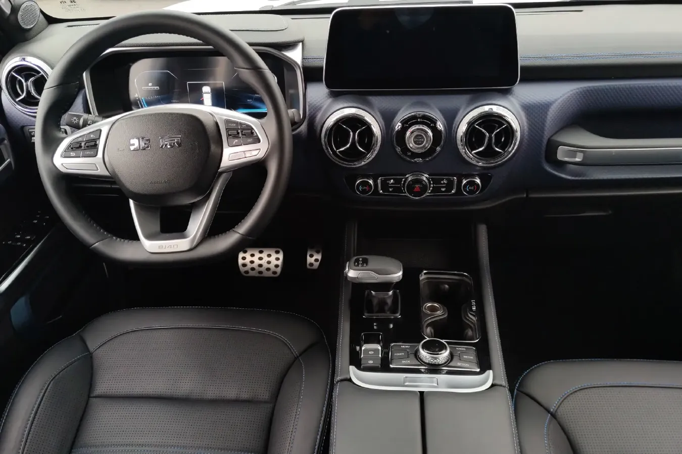 2020 BeiJing BJ40 2.0T 224HP L4 8AT,autocango,china used car exporter,china ev exporter,chinese used car exporter,chinese used ev exporter