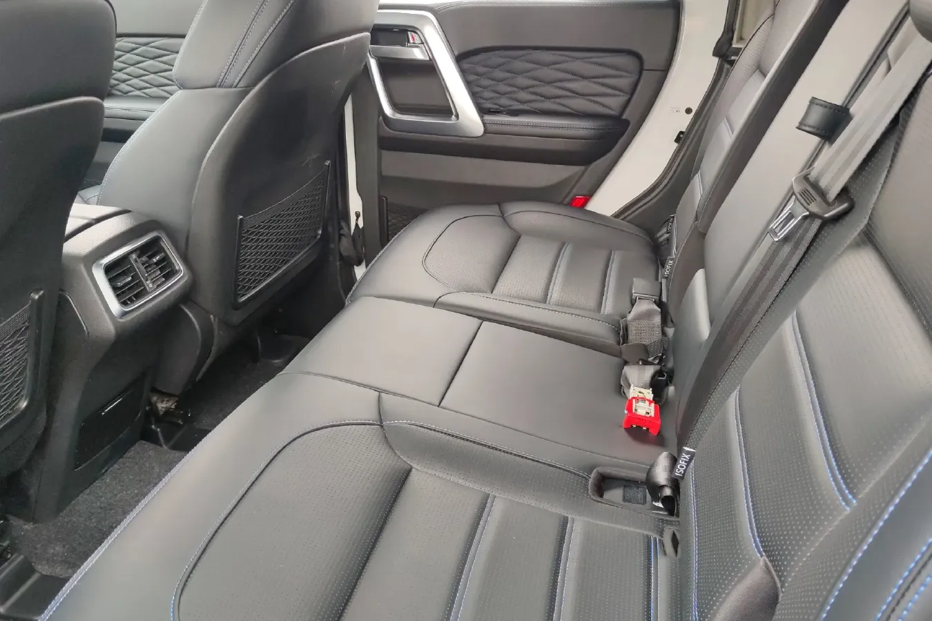 2020 BeiJing BJ40 2.0T 224HP L4 8AT,autocango,china used car exporter,china ev exporter,chinese used car exporter,chinese used ev exporter