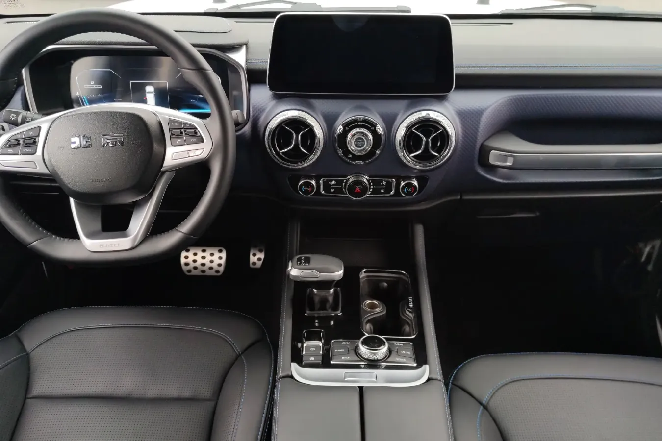 2020 BeiJing BJ40 2.0T 224HP L4 8AT,autocango,china used car exporter,china ev exporter,chinese used car exporter,chinese used ev exporter