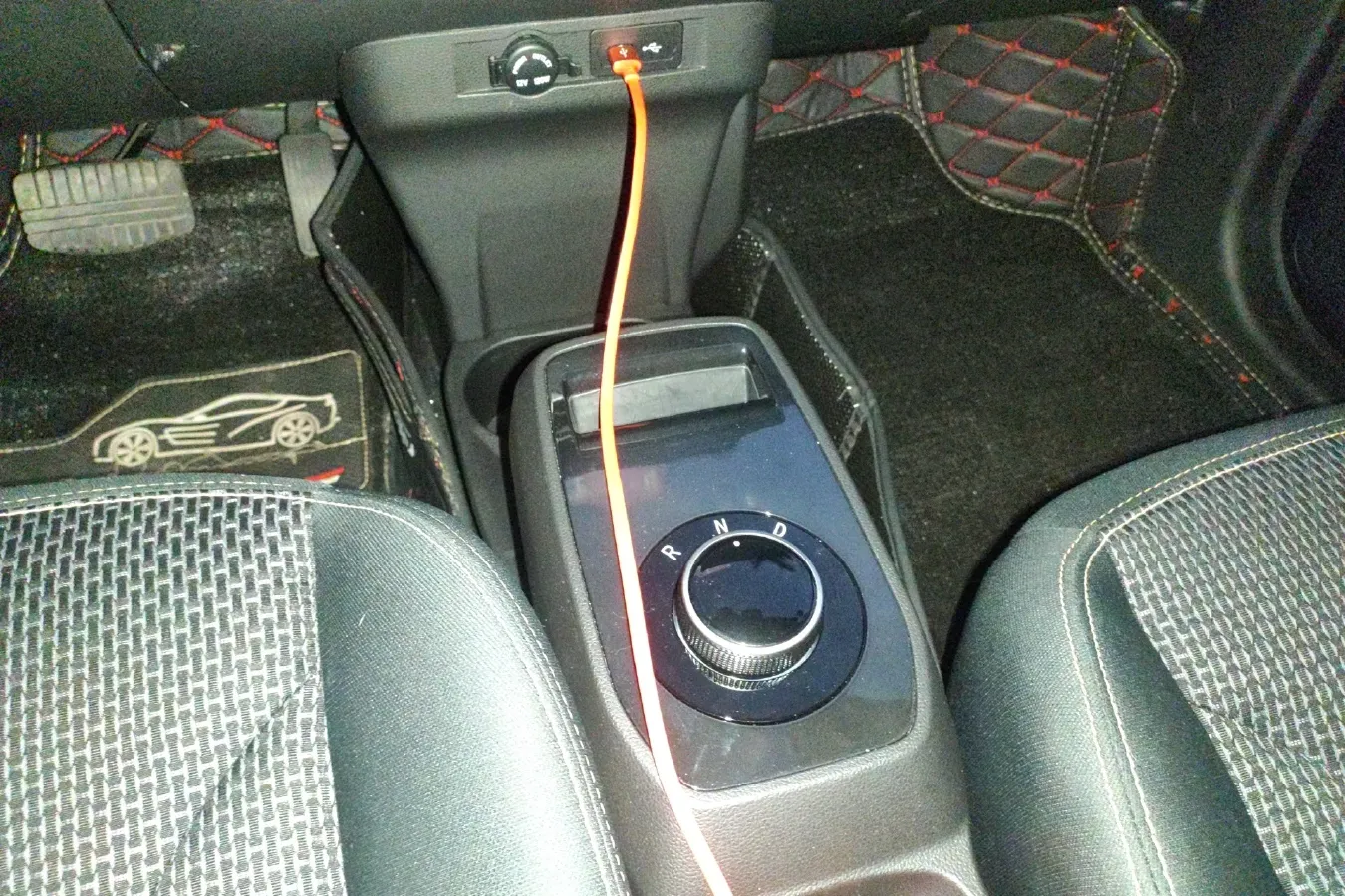 2021 EV House YOUNG BEV 38.54KWH,autocango,china used car exporter,china ev exporter,chinese used car exporter,chinese used ev exporter