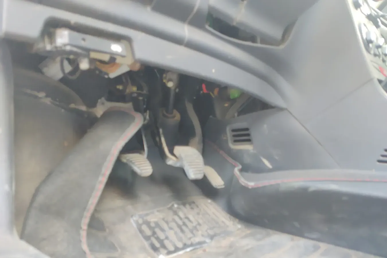 2013 DongFeng Aeolus S30 1.6L 106HP L4 5MT,autocango,china used car exporter,china ev exporter,chinese used car exporter,chinese used ev exporter