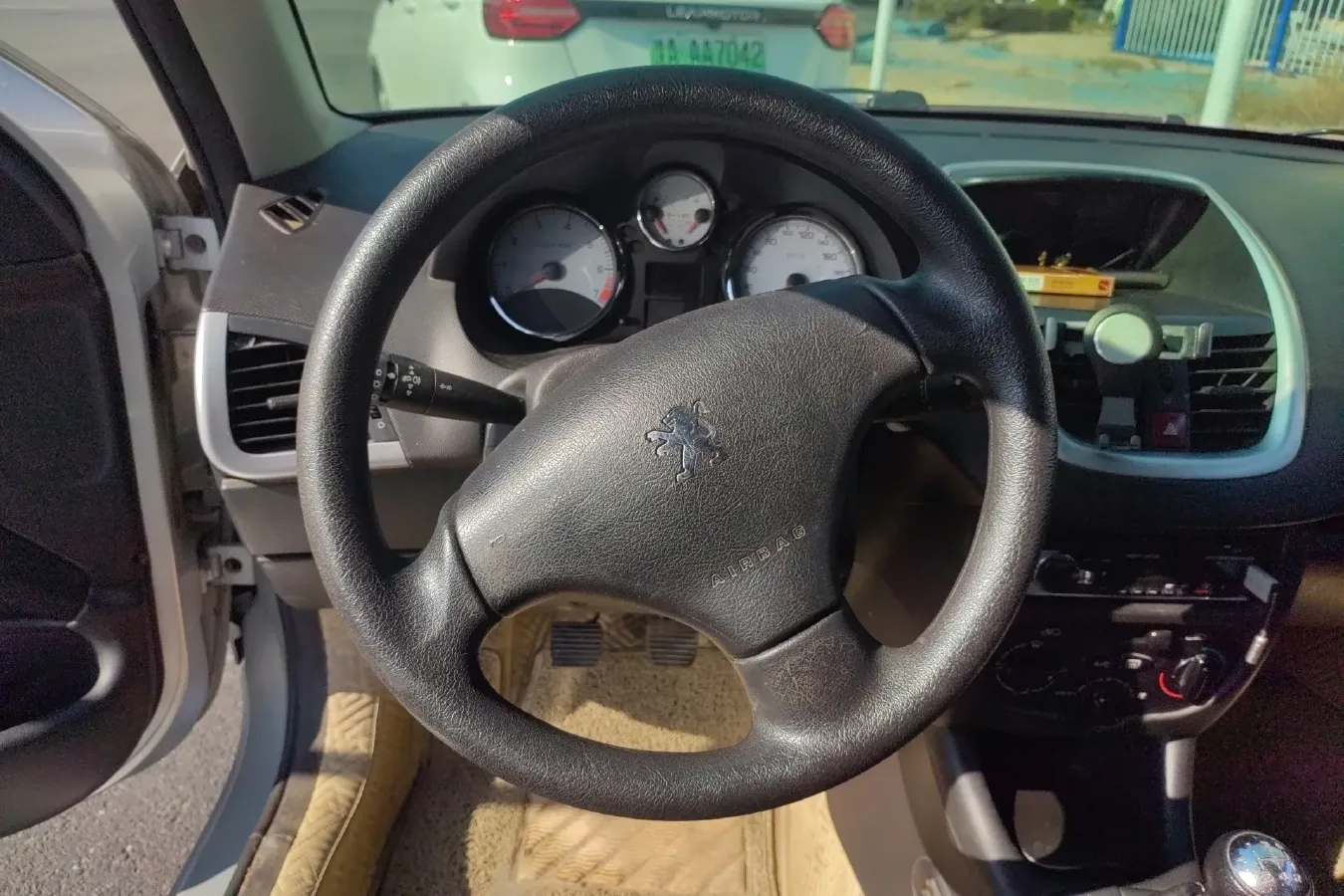 2011 Peugeot 207 1.4L 76HP L4 5MT,autocango,china used car exporter,china ev exporter,chinese used car exporter,chinese used ev exporter