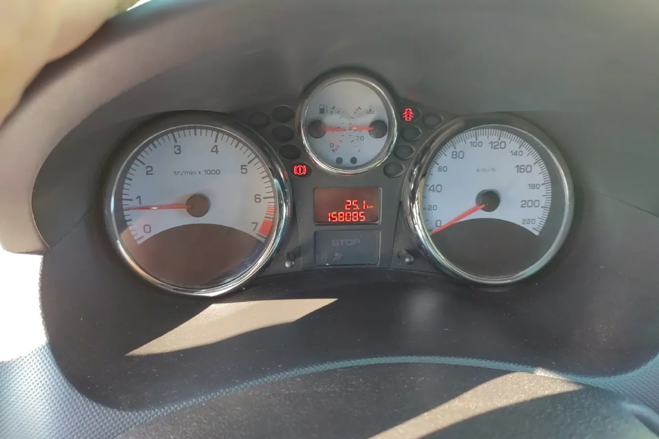 2011 Peugeot 207 1.4L 76HP L4 5MT,autocango,china used car exporter,china ev exporter,chinese used car exporter,chinese used ev exporter