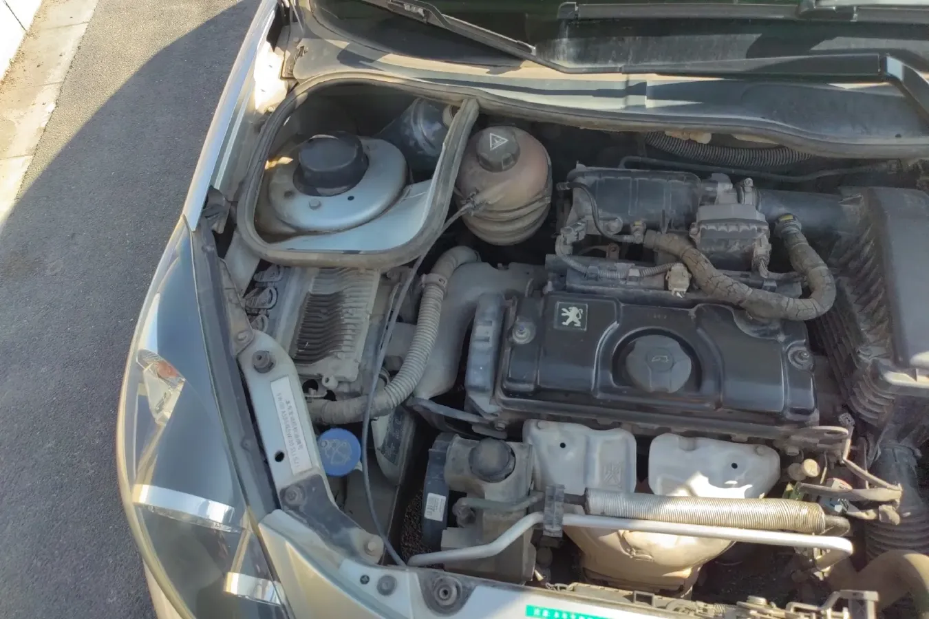 2011 Peugeot 207 1.4L 76HP L4 5MT,autocango,china used car exporter,china ev exporter,chinese used car exporter,chinese used ev exporter