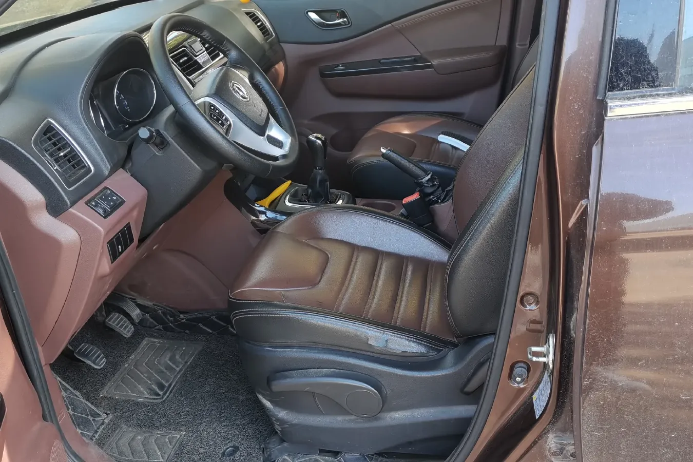 2016 DongFeng Forthing SX6 1.6L 122HP L4 5MT,autocango,china used car exporter,china ev exporter,chinese used car exporter,chinese used ev exporter