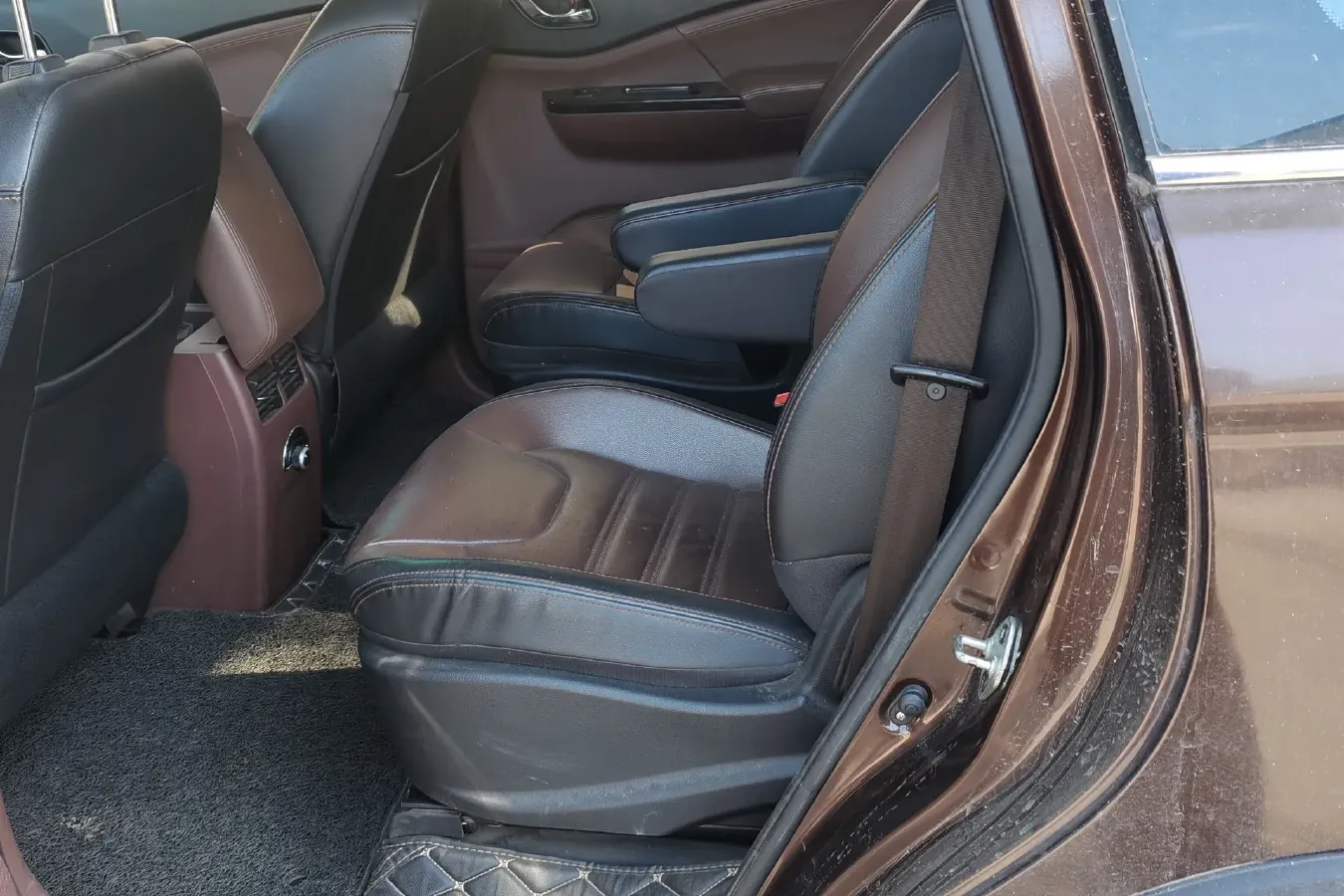 2016 DongFeng Forthing SX6 1.6L 122HP L4 5MT,autocango,china used car exporter,china ev exporter,chinese used car exporter,chinese used ev exporter