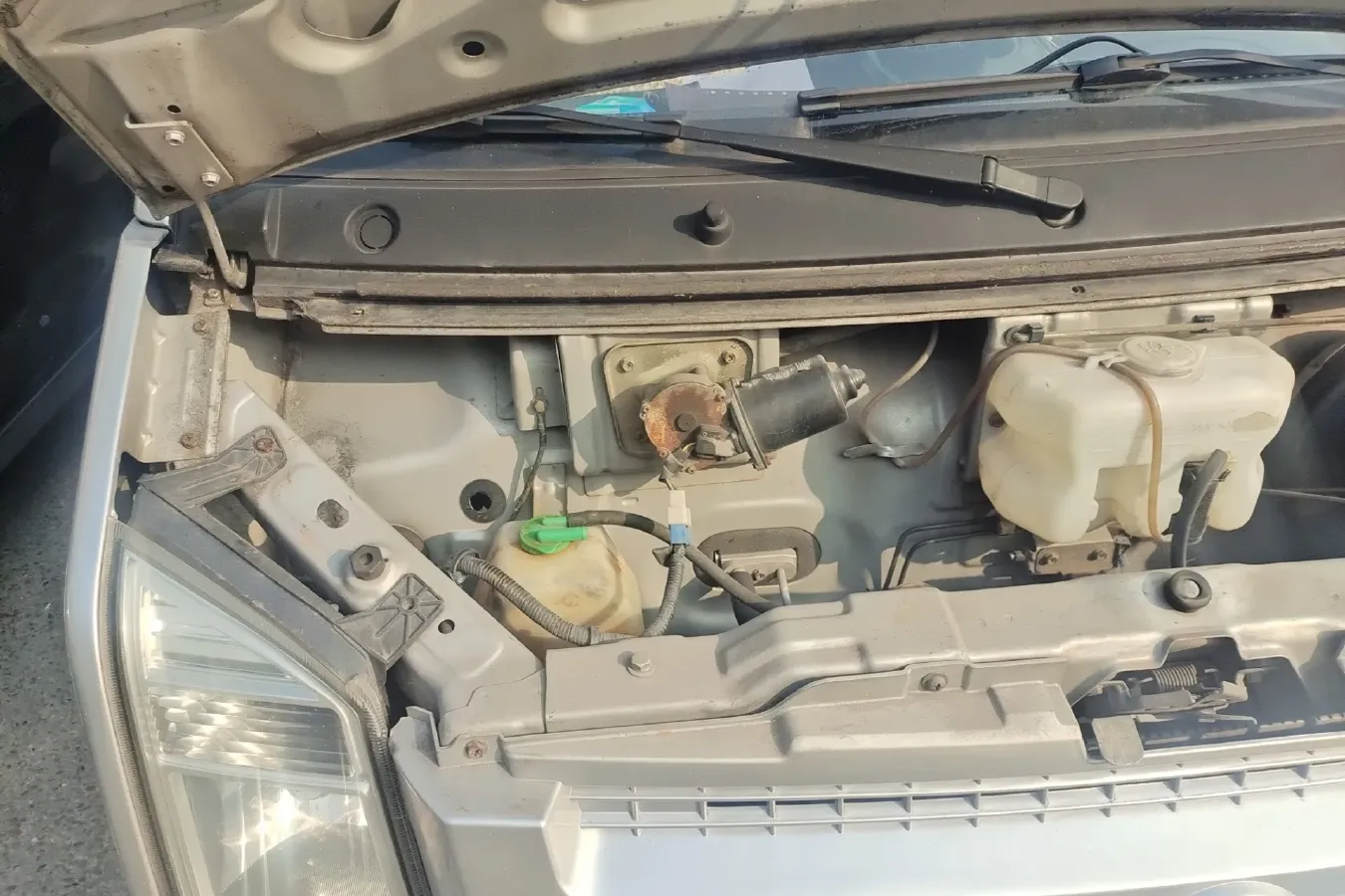 2012 DongFeng DFSK C37 1.4L 101HP L4 5MT,autocango,china used car exporter,china ev exporter,chinese used car exporter,chinese used ev exporter