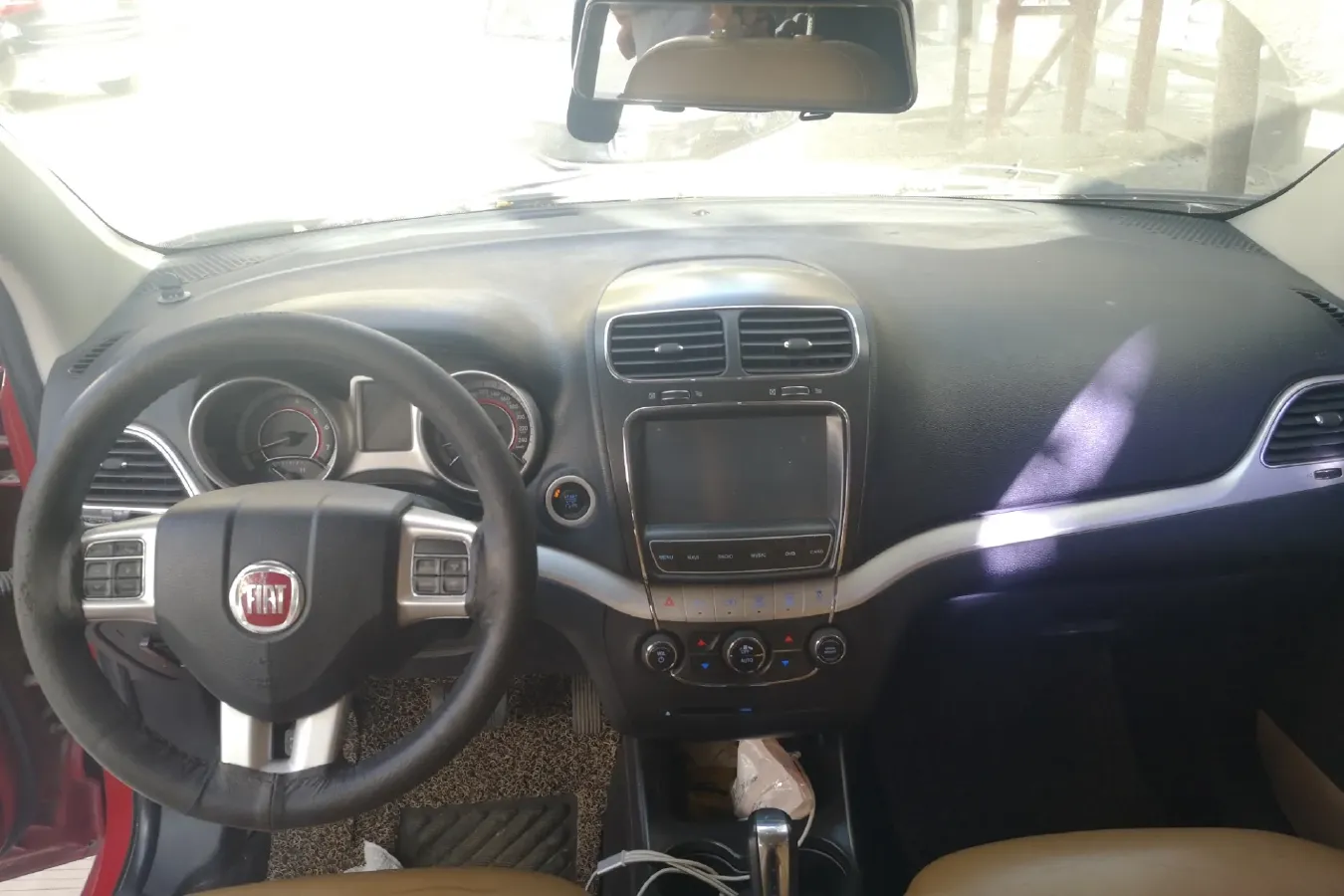 2012 Fiat Freemont 2.4L 170HP L4 6AT,autocango,china used car exporter,china ev exporter,chinese used car exporter,chinese used ev exporter