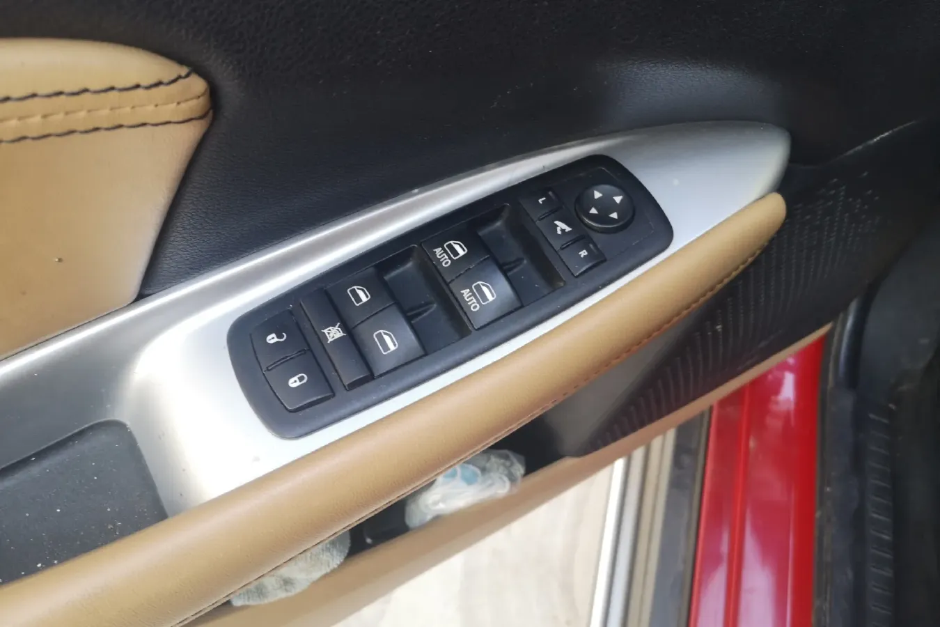 2012 Fiat Freemont 2.4L 170HP L4 6AT,autocango,china used car exporter,china ev exporter,chinese used car exporter,chinese used ev exporter