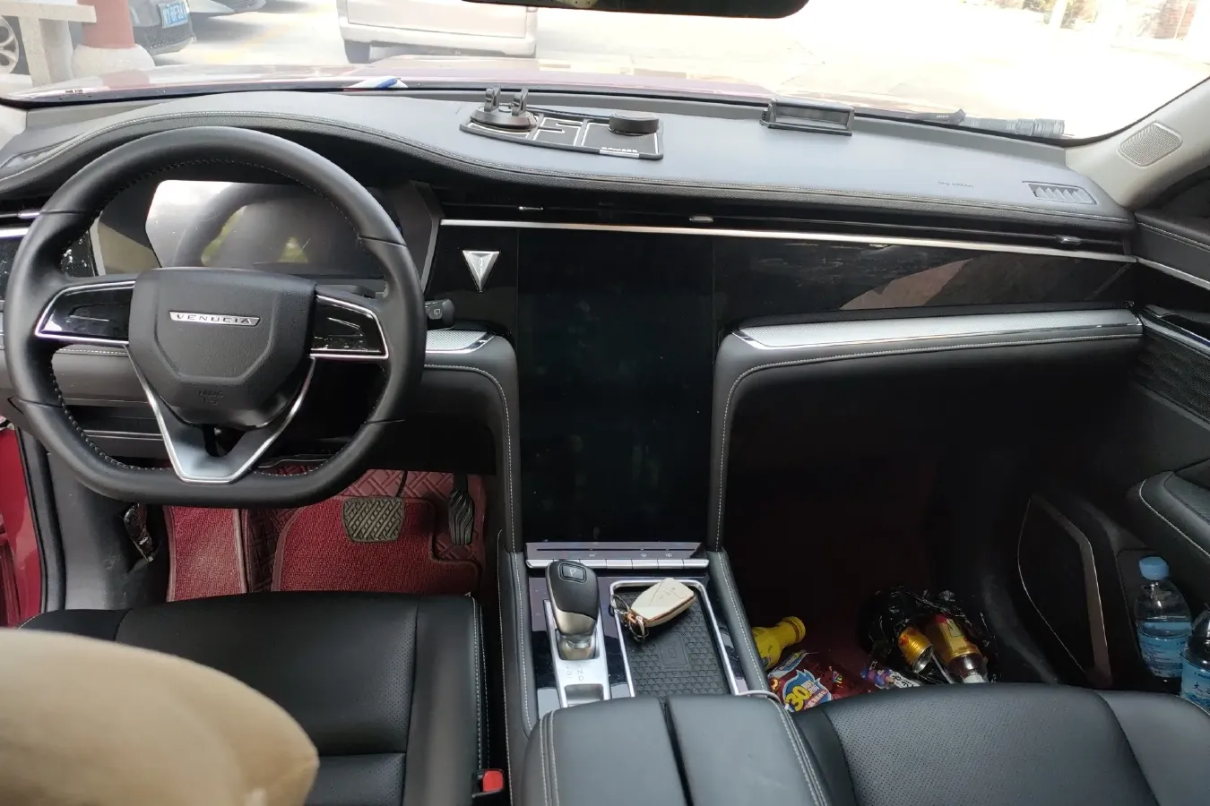 2020 Venucia Star 1.5T 190HP L4 7DCT,autocango,china used car exporter,china ev exporter,chinese used car exporter,chinese used ev exporter