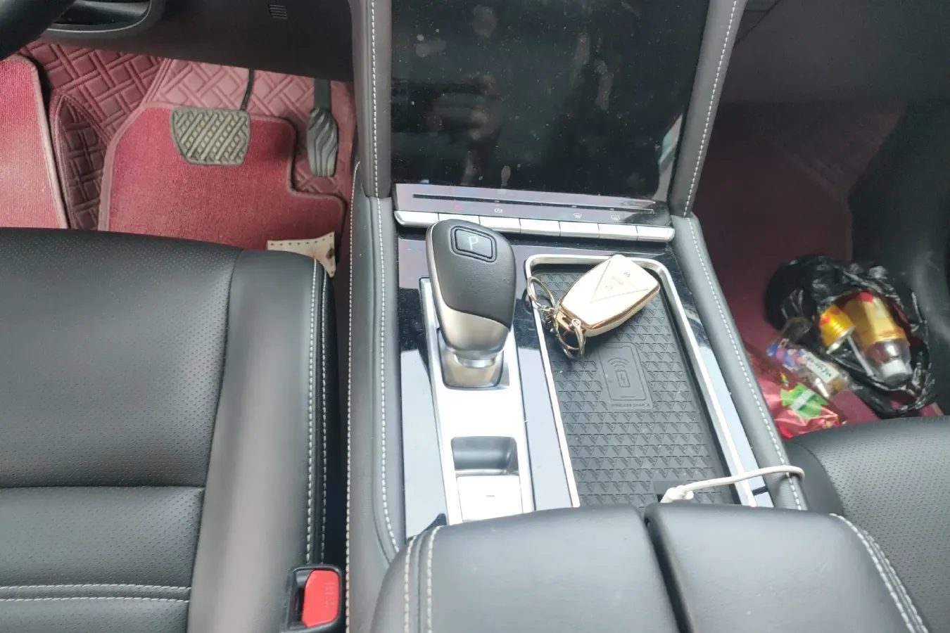 2020 Venucia Star 1.5T 190HP L4 7DCT,autocango,china used car exporter,china ev exporter,chinese used car exporter,chinese used ev exporter