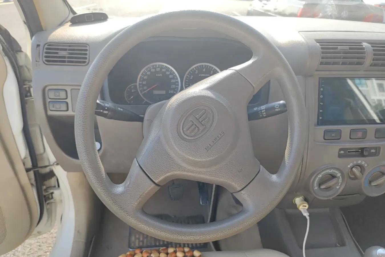 2011 FAW Senia M80 1.3L 91HP L4 5MT,autocango,china used car exporter,china ev exporter,chinese used car exporter,chinese used ev exporter