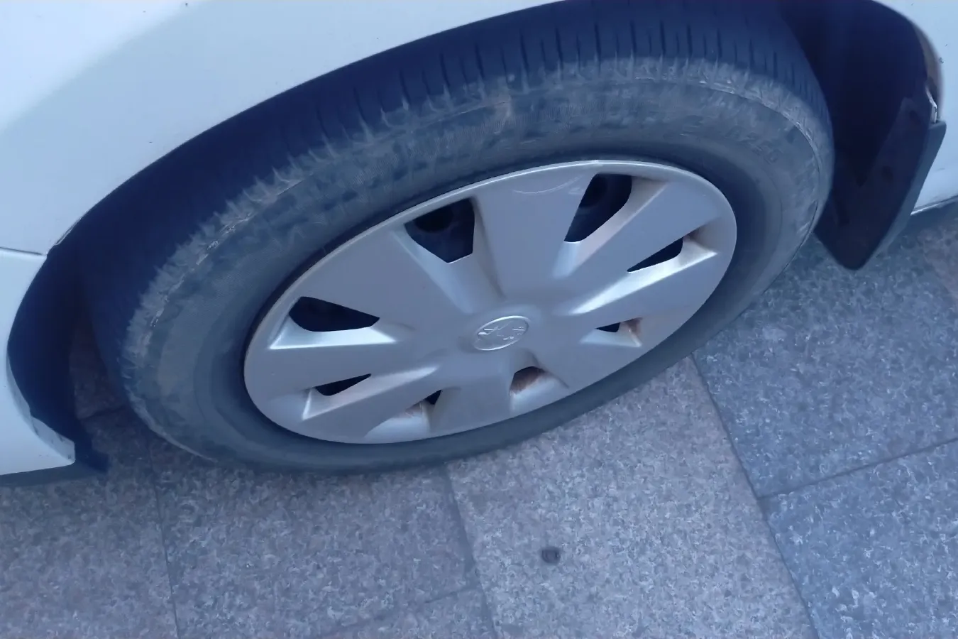 2013 Venucia R50 1.6L 117HP L4 5MT,autocango,china used car exporter,china ev exporter,chinese used car exporter,chinese used ev exporter