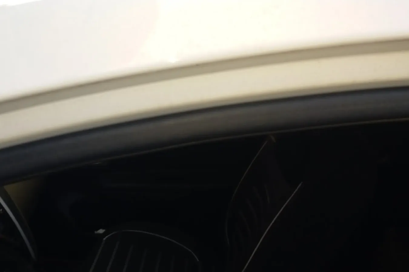 2013 Venucia R50 1.6L 117HP L4 5MT,autocango,china used car exporter,china ev exporter,chinese used car exporter,chinese used ev exporter