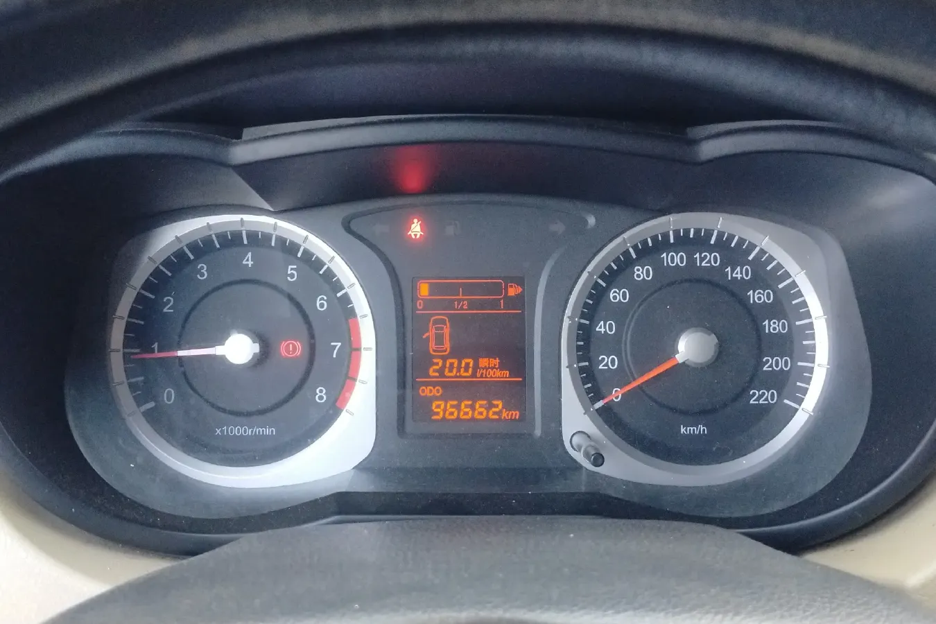 2013 Venucia R50 1.6L 117HP L4 5MT,autocango,china used car exporter,china ev exporter,chinese used car exporter,chinese used ev exporter