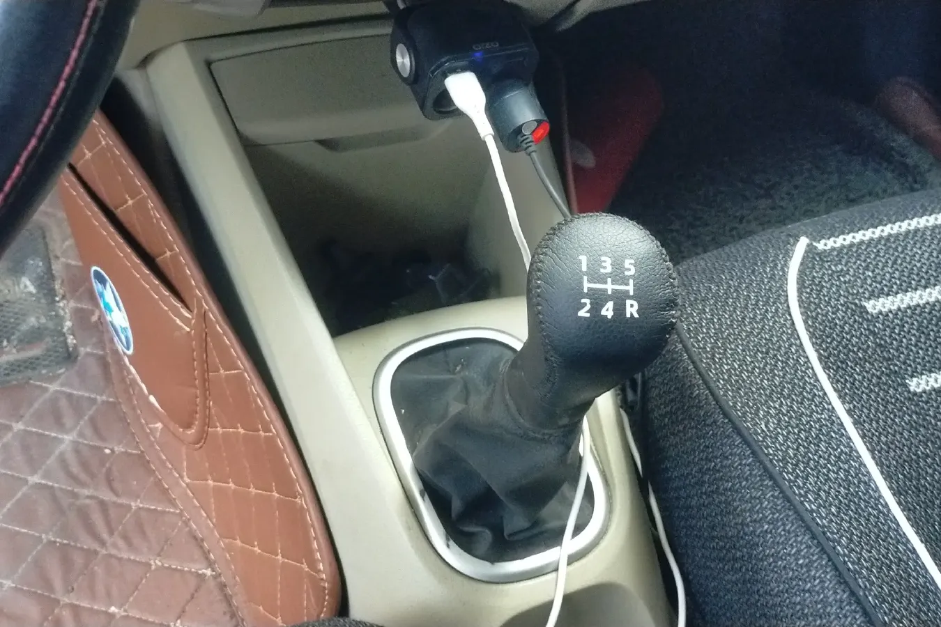 2013 Venucia R50 1.6L 117HP L4 5MT,autocango,china used car exporter,china ev exporter,chinese used car exporter,chinese used ev exporter