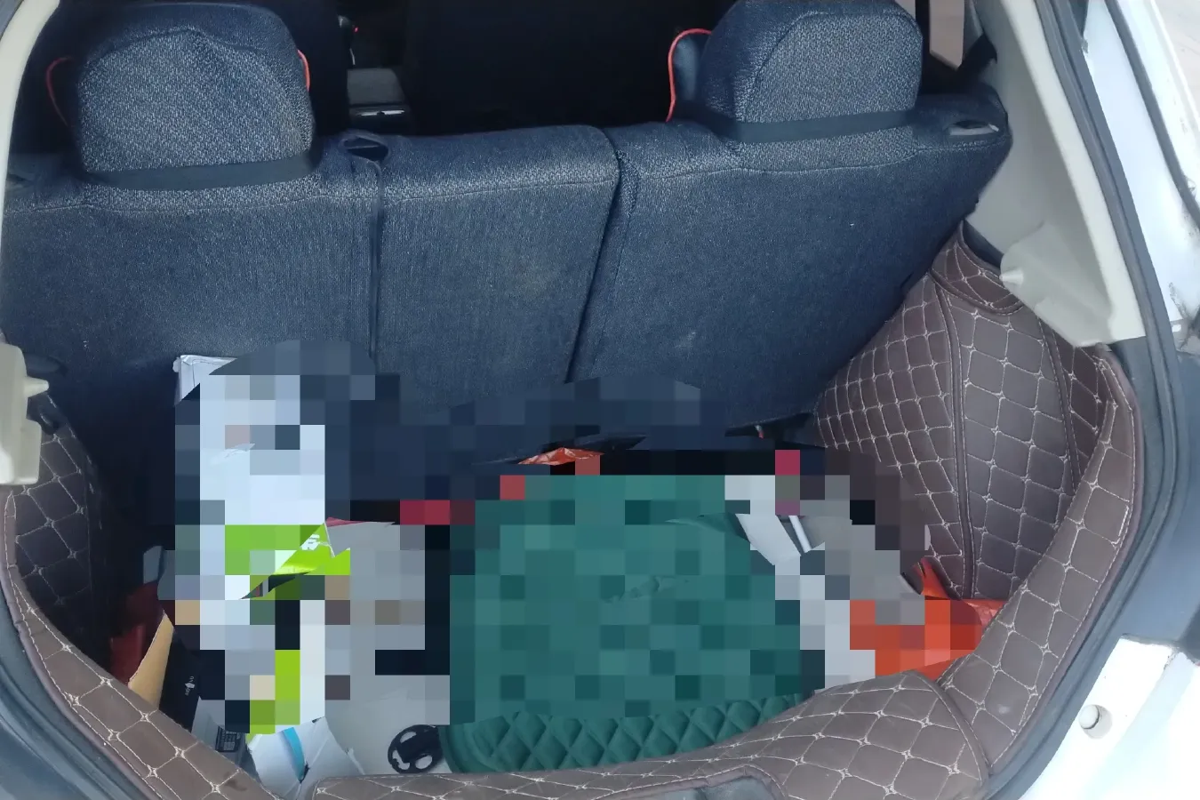 2013 Venucia R50 1.6L 117HP L4 5MT,autocango,china used car exporter,china ev exporter,chinese used car exporter,chinese used ev exporter