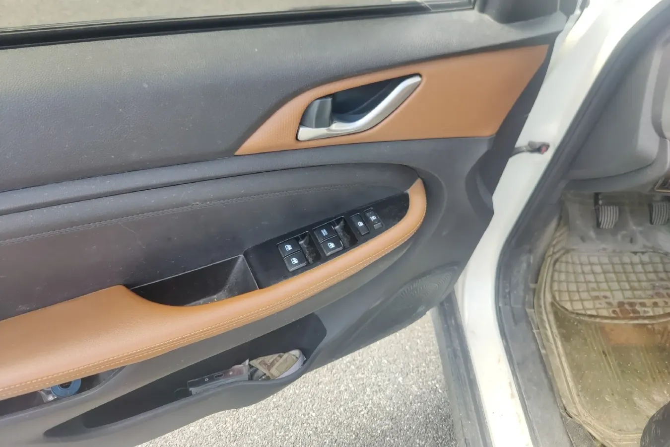 2017 Landwind X2 1.6L 125HP L4 5MT,autocango,china used car exporter,china ev exporter,chinese used car exporter,chinese used ev exporter