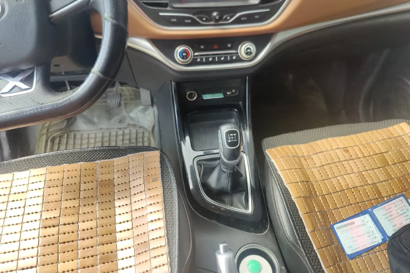 2017 Landwind X2 1.6L 125HP L4 5MT,autocango,china used car exporter,china ev exporter,chinese used car exporter,chinese used ev exporter