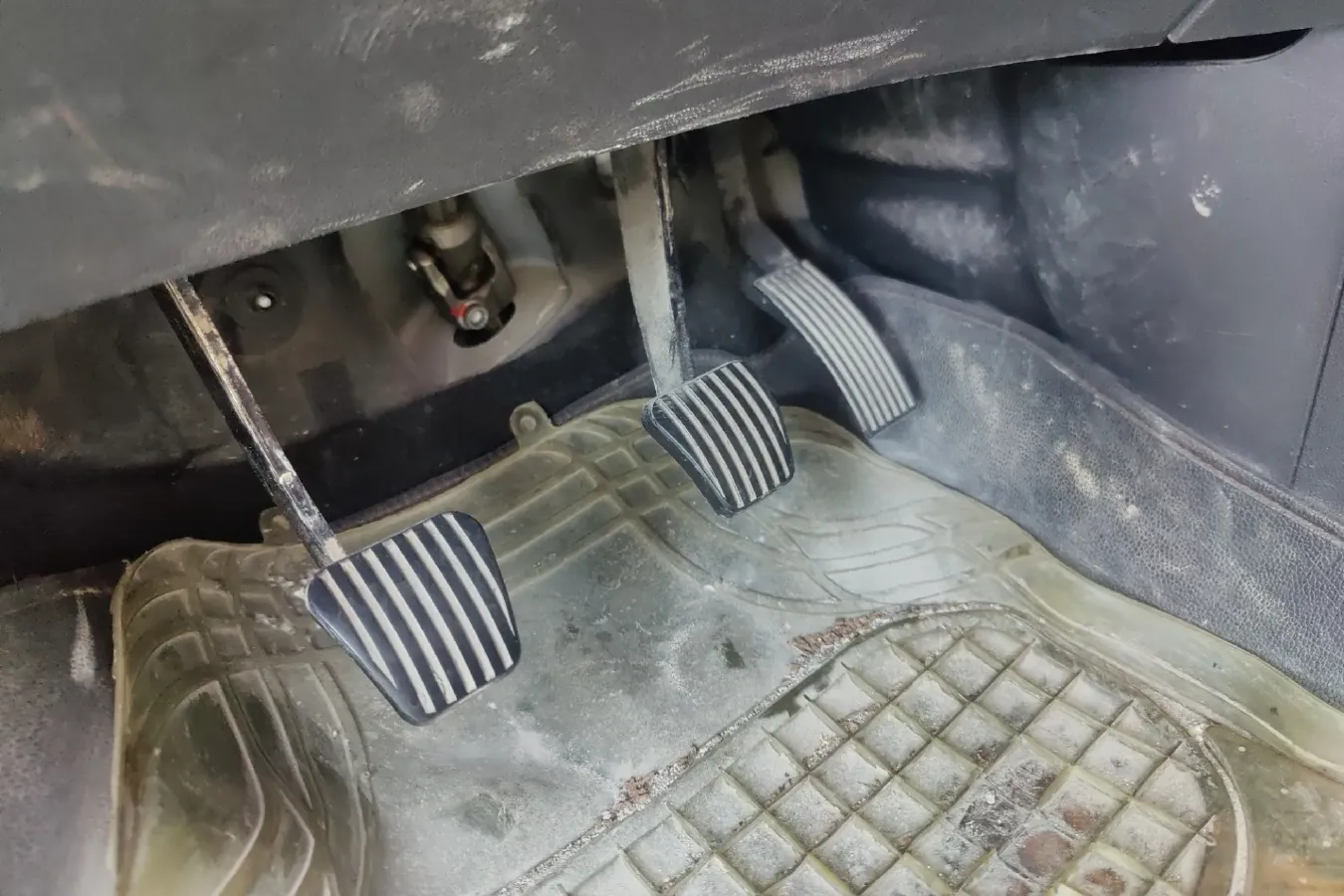 2017 Landwind X2 1.6L 125HP L4 5MT,autocango,china used car exporter,china ev exporter,chinese used car exporter,chinese used ev exporter