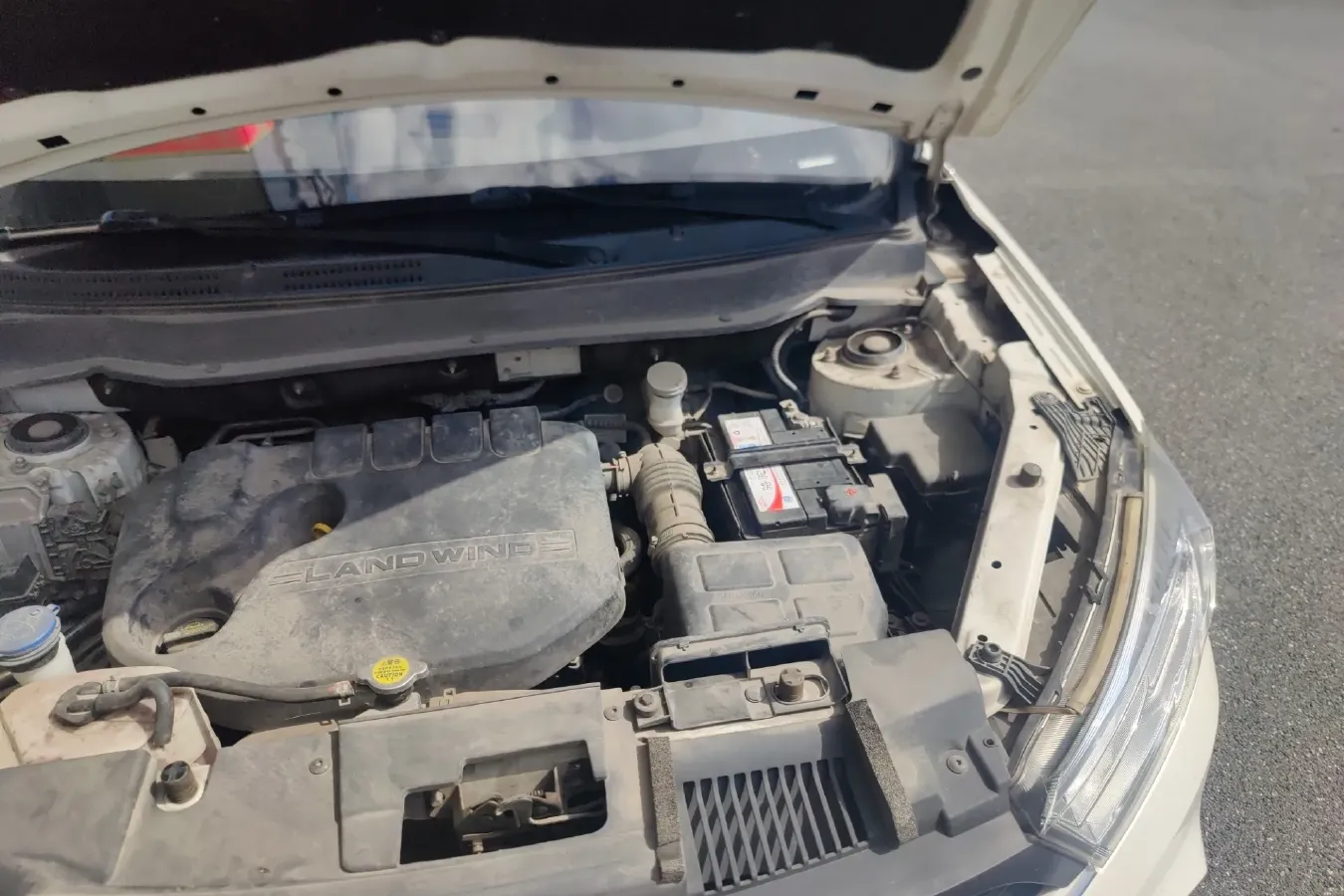 2017 Landwind X2 1.6L 125HP L4 5MT,autocango,china used car exporter,china ev exporter,chinese used car exporter,chinese used ev exporter