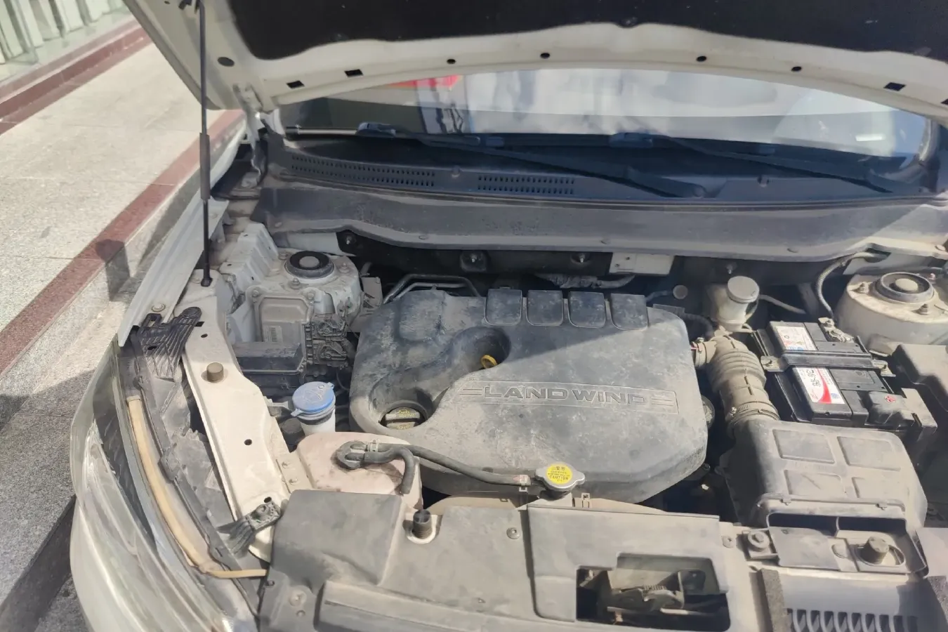 2017 Landwind X2 1.6L 125HP L4 5MT,autocango,china used car exporter,china ev exporter,chinese used car exporter,chinese used ev exporter