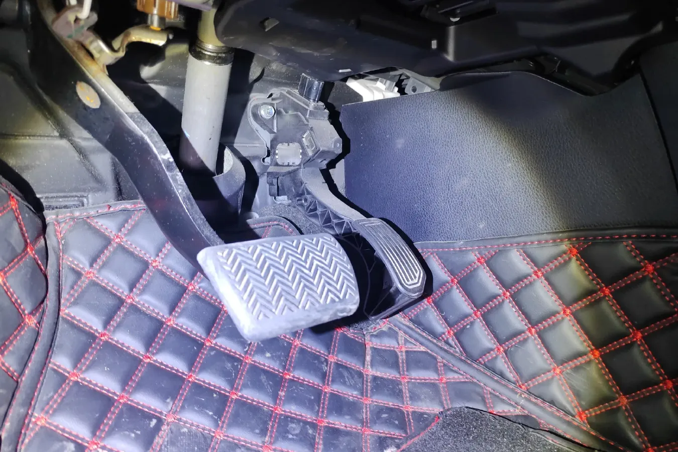 2016 Toyota RAV4 2.0L 151HP L4 CVT,autocango,china used car exporter,china ev exporter,chinese used car exporter,chinese used ev exporter