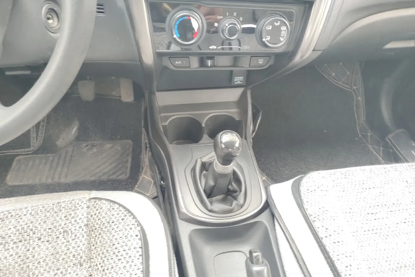 2016 Honda Greiz 1.5L 131HP L4 5MT,autocango,china used car exporter,china ev exporter,chinese used car exporter,chinese used ev exporter