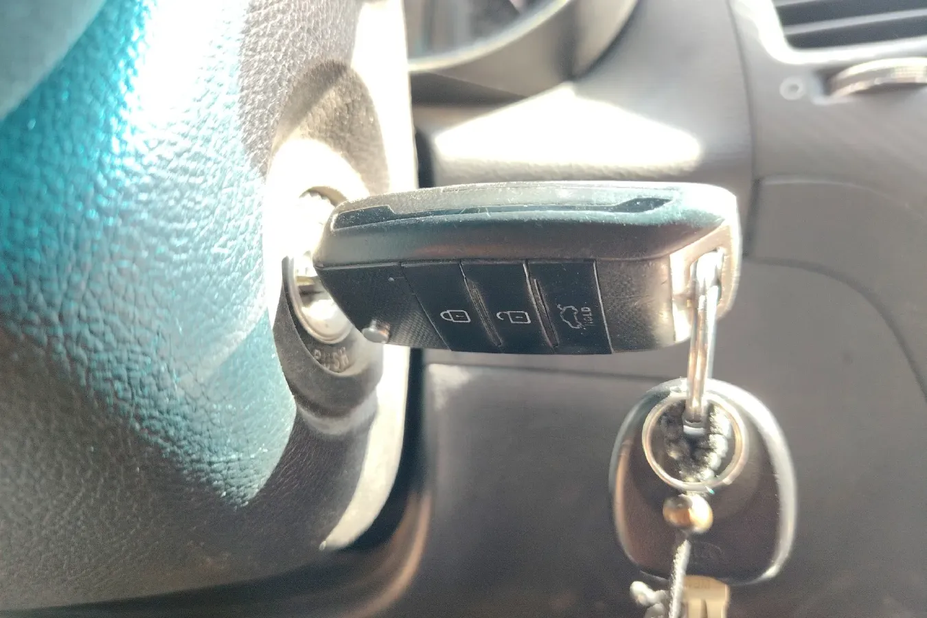 2014 Kia K3S 1.6L 128HP L4 6MT,autocango,china used car exporter,china ev exporter,chinese used car exporter,chinese used ev exporter