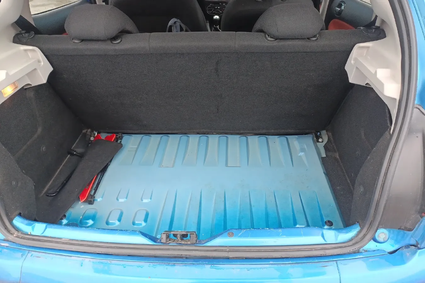 2012 Citroen C2 1.4L 76HP L4 5MT,autocango,china used car exporter,china ev exporter,chinese used car exporter,chinese used ev exporter