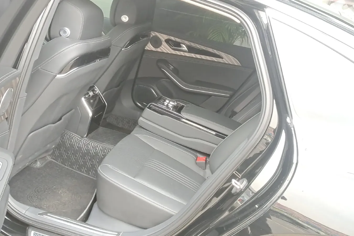 2020 HongQi H9 2.0T 252HP L4 7DCT,autocango,china used car exporter,china ev exporter,chinese used car exporter,chinese used ev exporter