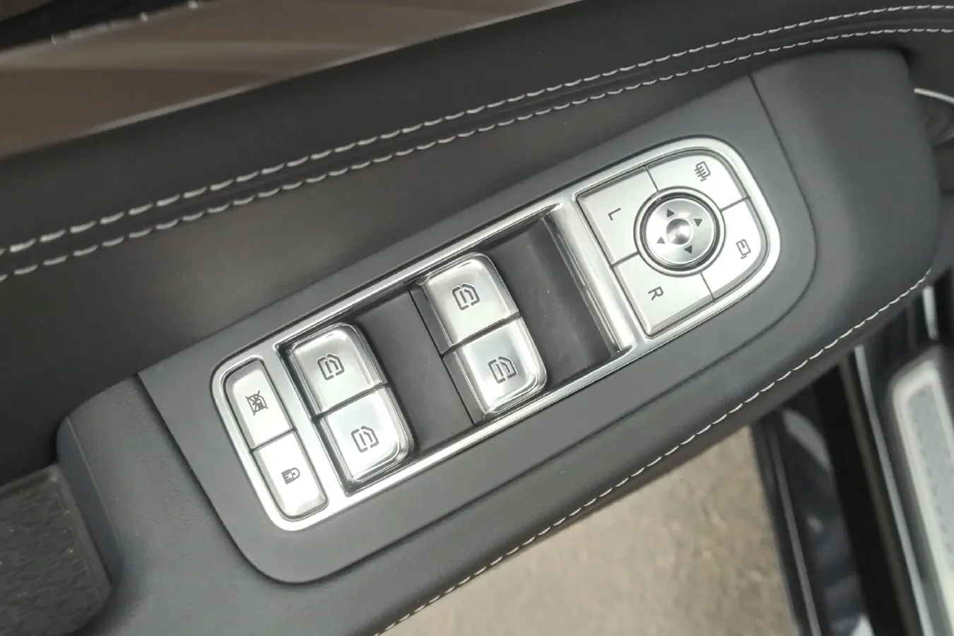 2020 HongQi H9 2.0T 252HP L4 7DCT,autocango,china used car exporter,china ev exporter,chinese used car exporter,chinese used ev exporter