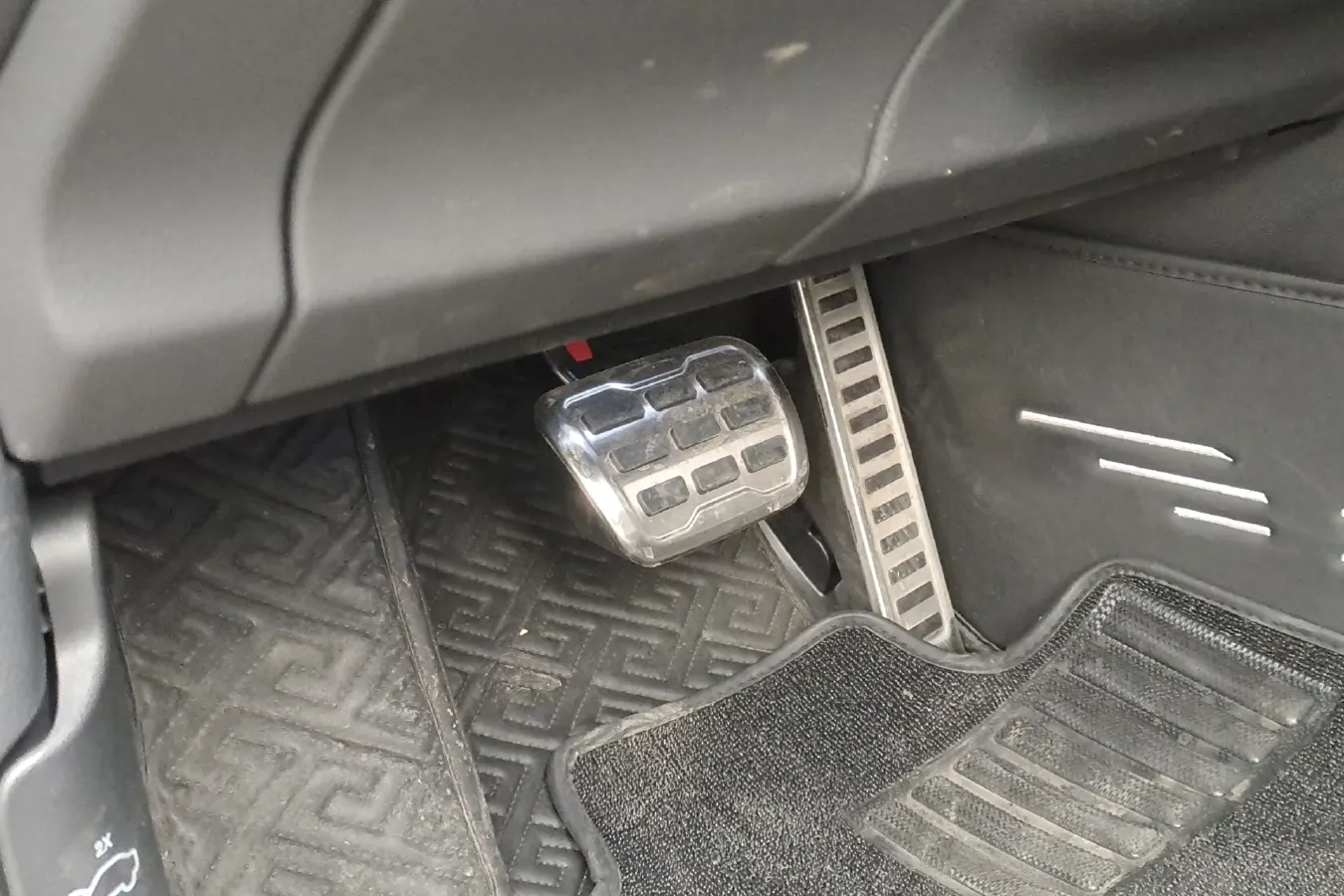 2020 HongQi H9 2.0T 252HP L4 7DCT,autocango,china used car exporter,china ev exporter,chinese used car exporter,chinese used ev exporter