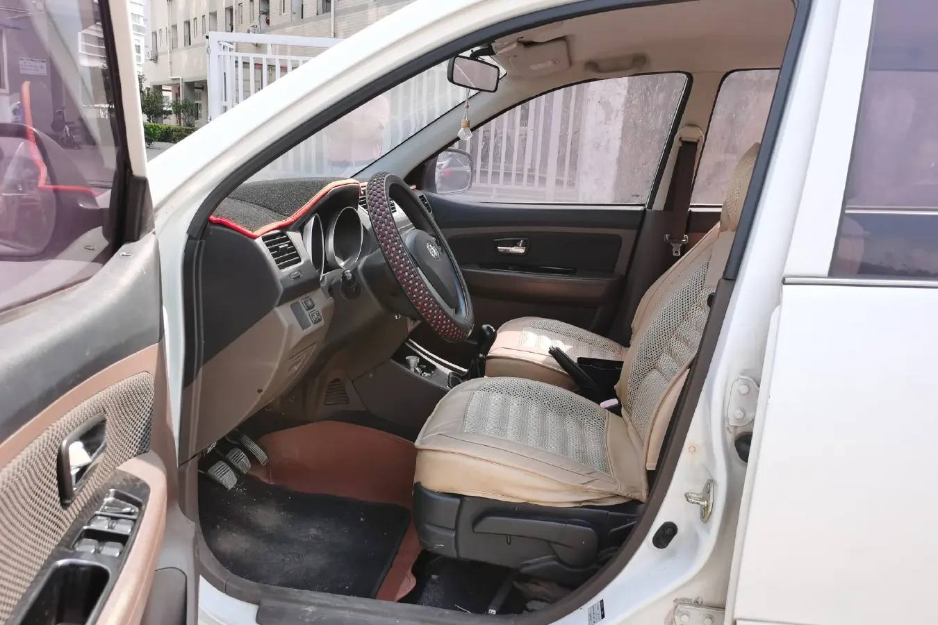 2014 FAW Senia S80 1.5L 102HP L4 5MT,autocango,china used car exporter,china ev exporter,chinese used car exporter,chinese used ev exporter