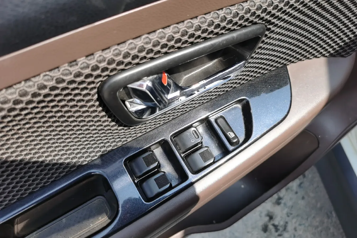 2014 FAW Senia S80 1.5L 102HP L4 5MT,autocango,china used car exporter,china ev exporter,chinese used car exporter,chinese used ev exporter