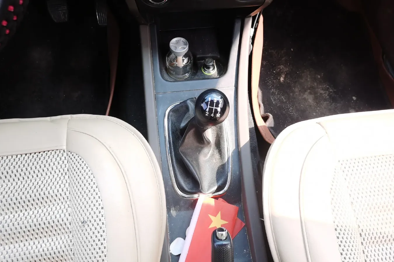 2014 FAW Senia S80 1.5L 102HP L4 5MT,autocango,china used car exporter,china ev exporter,chinese used car exporter,chinese used ev exporter