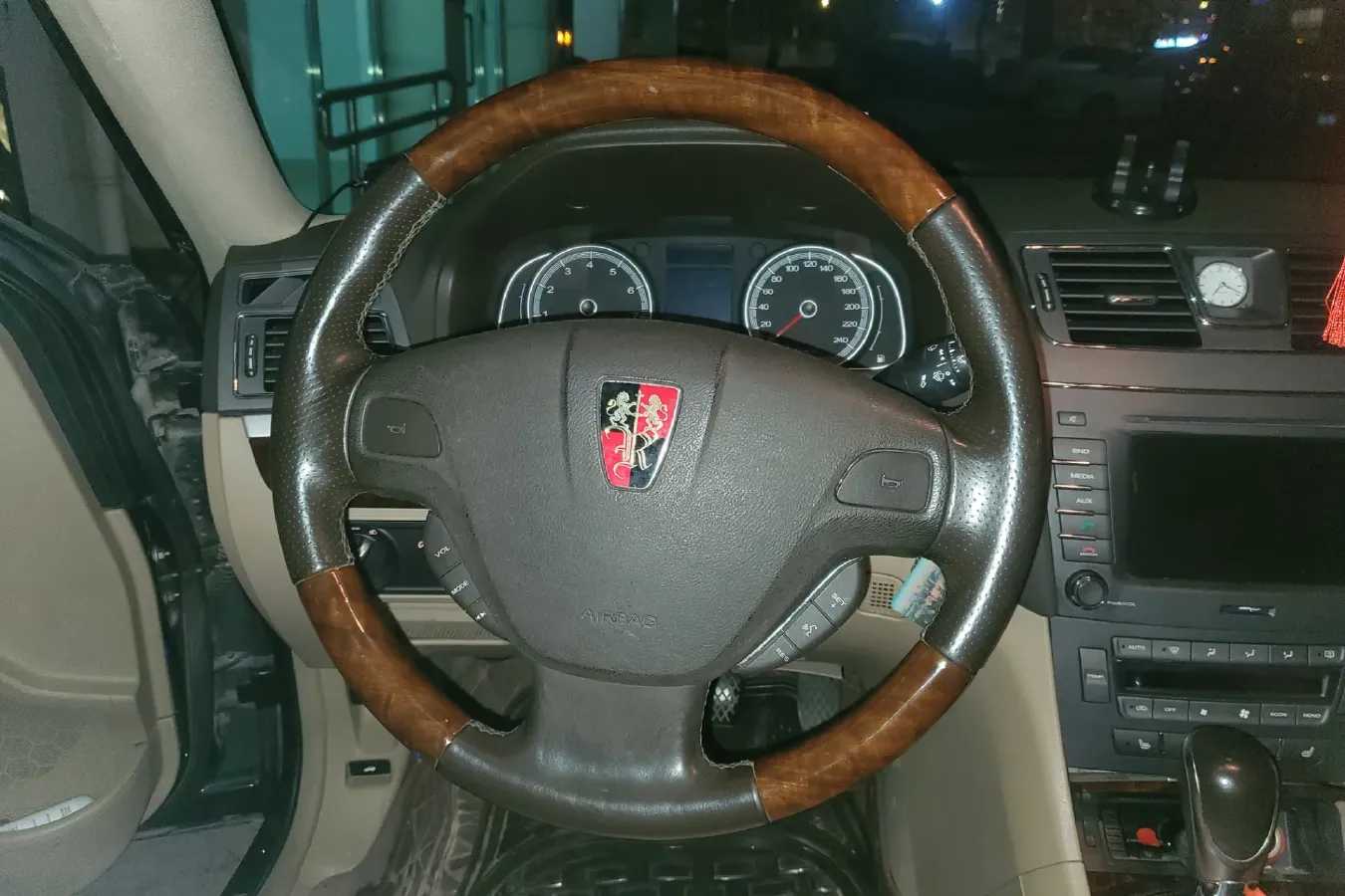 2011 Roewe 750 1.8T 160HP L4 5AT,autocango,china used car exporter,china ev exporter,chinese used car exporter,chinese used ev exporter