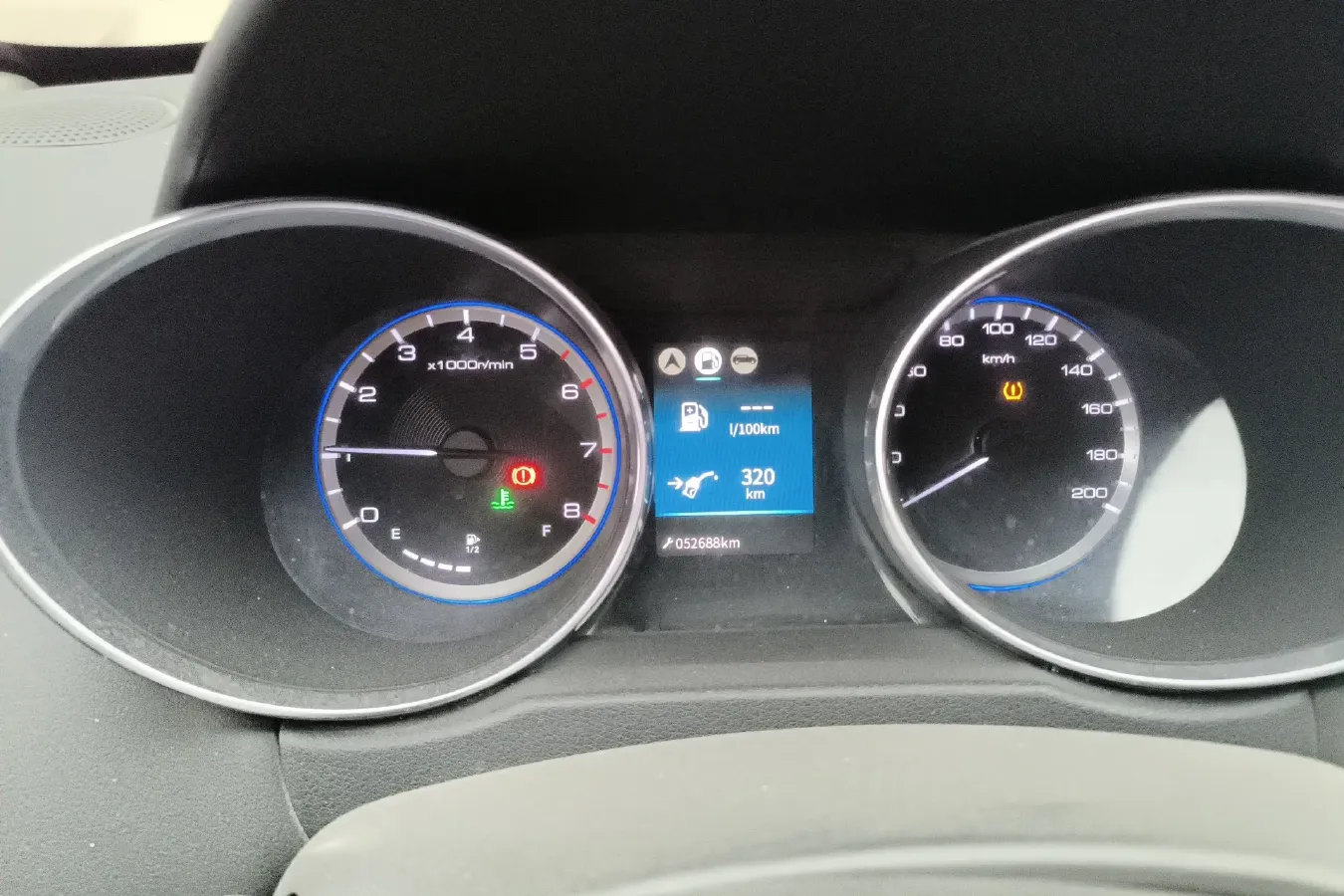 2017 DongFeng Aeolus AX4 1.6L 124HP L4 5MT,autocango,china used car exporter,china ev exporter,chinese used car exporter,chinese used ev exporter