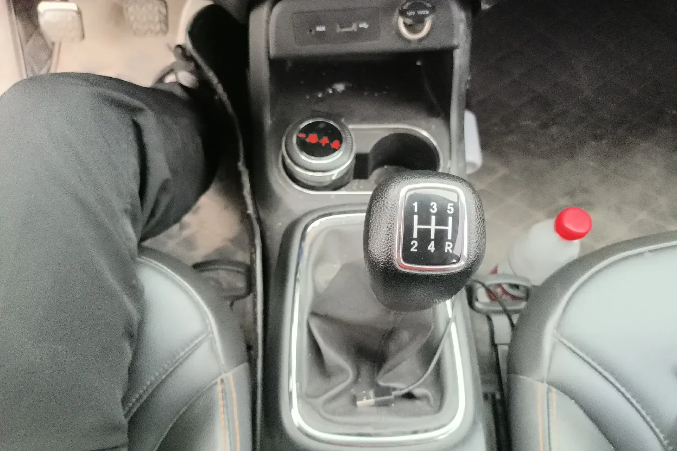 2017 DongFeng Aeolus AX4 1.6L 124HP L4 5MT,autocango,china used car exporter,china ev exporter,chinese used car exporter,chinese used ev exporter