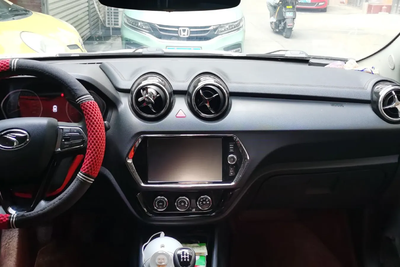 2016 Soueast DX3 1.5L 120HP L4 5MT,autocango,china used car exporter,china ev exporter,chinese used car exporter,chinese used ev exporter