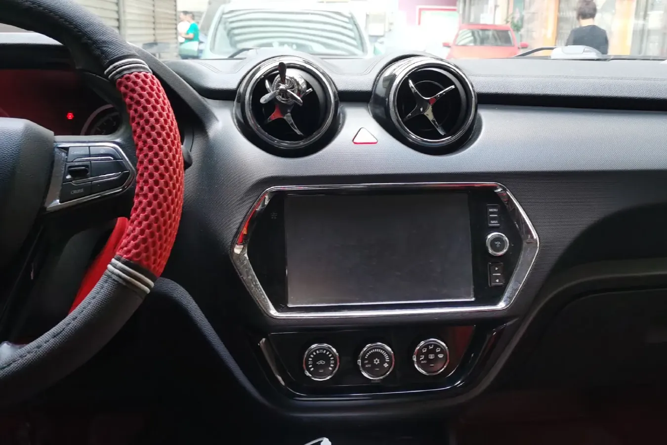 2016 Soueast DX3 1.5L 120HP L4 5MT,autocango,china used car exporter,china ev exporter,chinese used car exporter,chinese used ev exporter