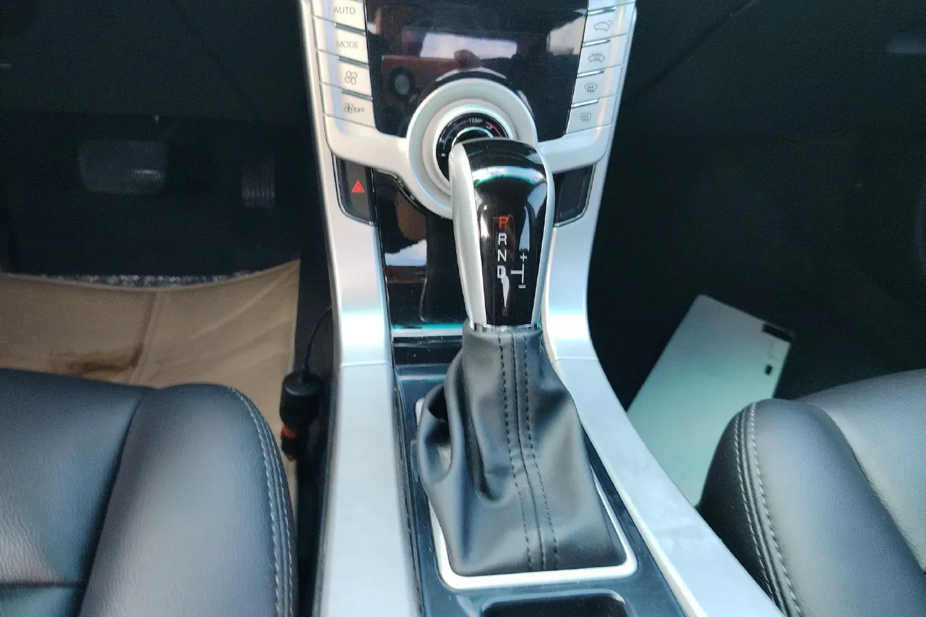 2013 Luxgen 5 1.8T 154HP L4 5AT,autocango,china used car exporter,china ev exporter,chinese used car exporter,chinese used ev exporter