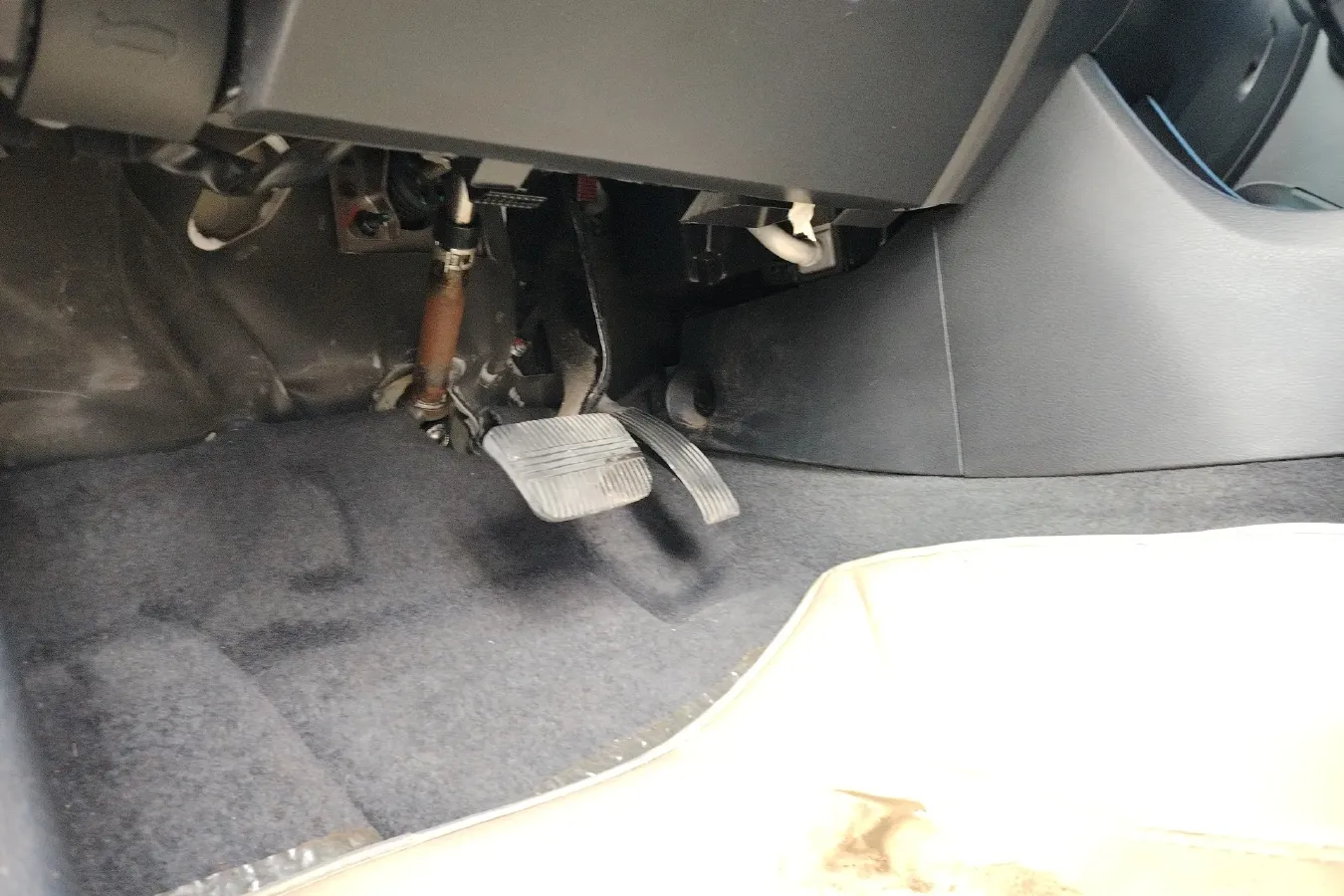 2013 Luxgen 5 1.8T 154HP L4 5AT,autocango,china used car exporter,china ev exporter,chinese used car exporter,chinese used ev exporter