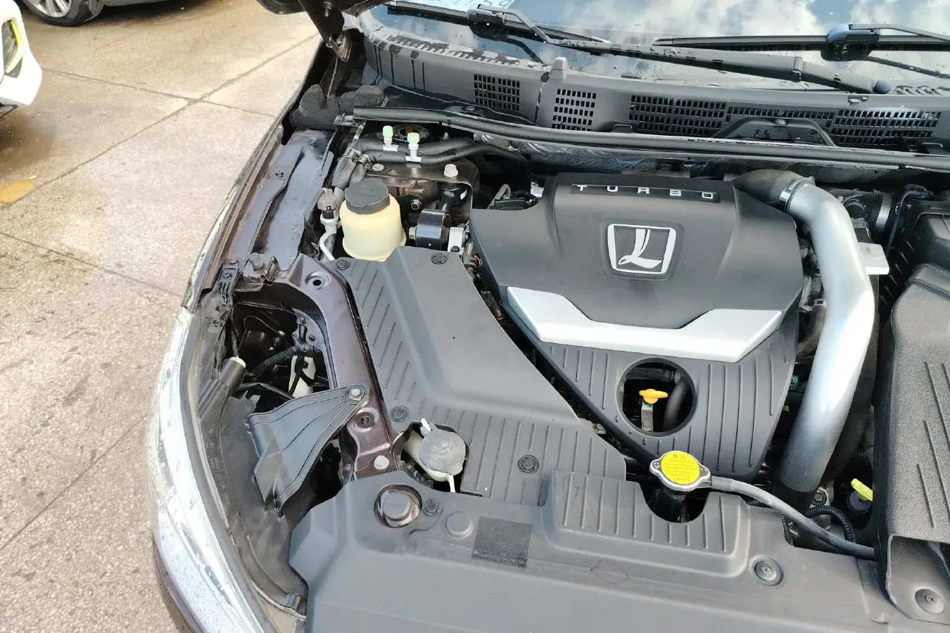 2013 Luxgen 5 1.8T 154HP L4 5AT,autocango,china used car exporter,china ev exporter,chinese used car exporter,chinese used ev exporter