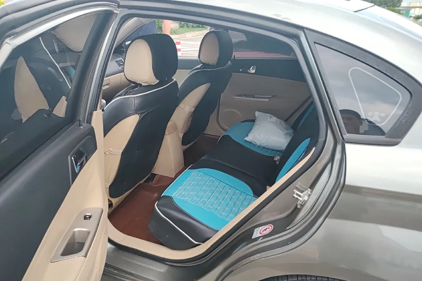 2013 Brilliance Auto H330 1.5L 105HP L4 5MT,autocango,china used car exporter,china ev exporter,chinese used car exporter,chinese used ev exporter