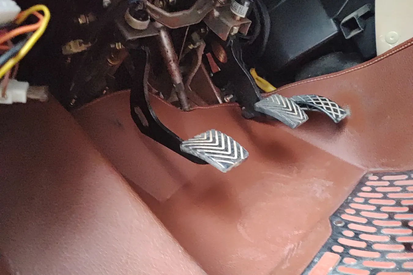 2013 Brilliance Auto H330 1.5L 105HP L4 5MT,autocango,china used car exporter,china ev exporter,chinese used car exporter,chinese used ev exporter