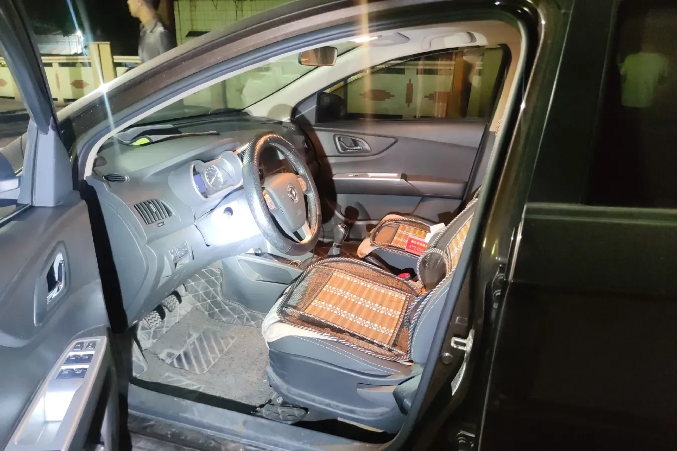 2016 DongFeng Aeolus AX3 1.5L 116HP L4 5MT,autocango,china used car exporter,china ev exporter,chinese used car exporter,chinese used ev exporter