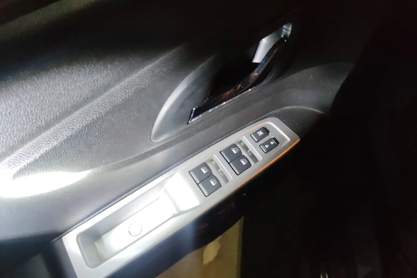 2016 DongFeng Aeolus AX3 1.5L 116HP L4 5MT,autocango,china used car exporter,china ev exporter,chinese used car exporter,chinese used ev exporter