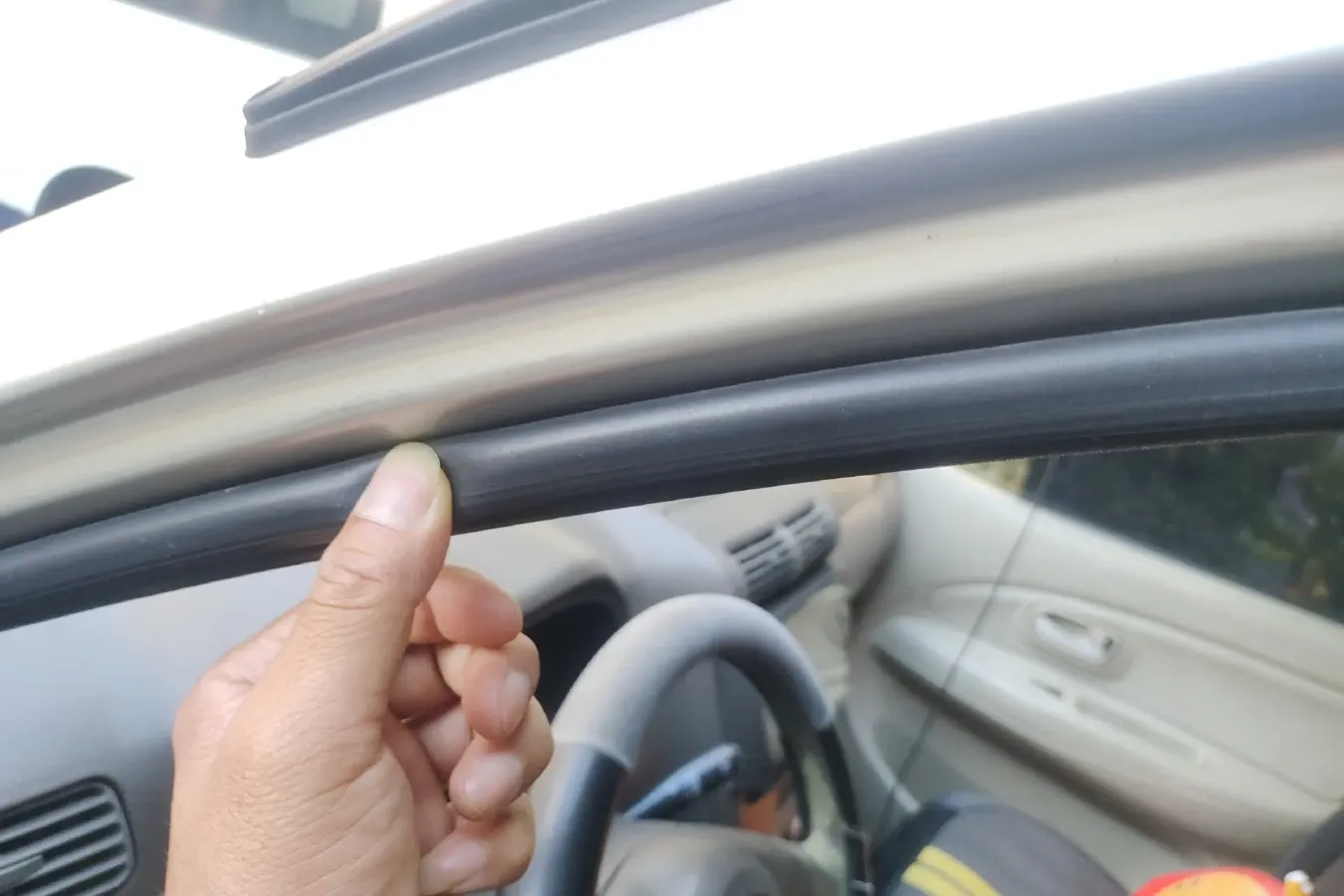 2011 FAW Senia M80 1.3L 91HP L4 5MT,autocango,china used car exporter,china ev exporter,chinese used car exporter,chinese used ev exporter